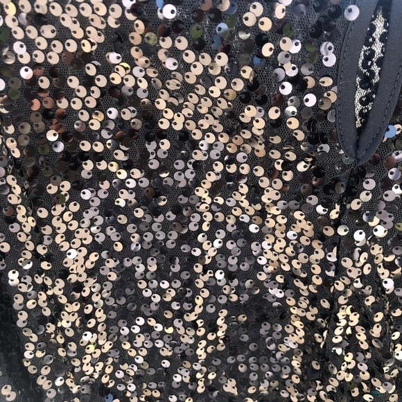 𝅺SHEIN  Black SequenceTop - Picture 4 of 10